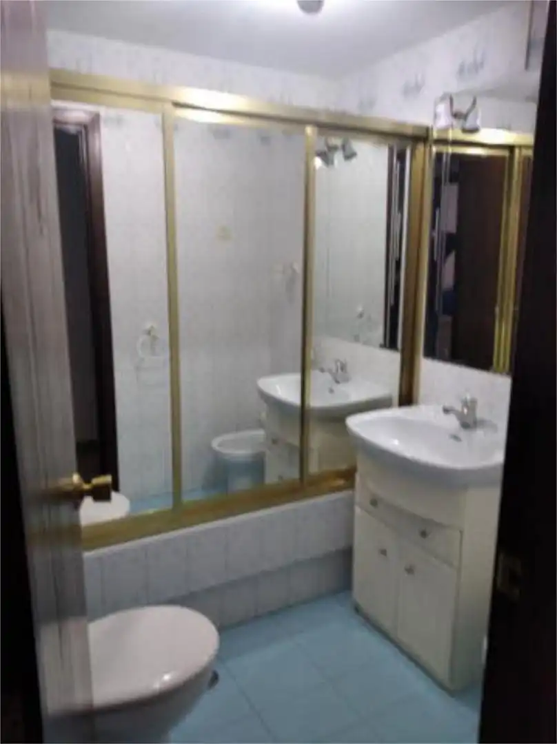 Bathroom of Flat for rent in Ronda