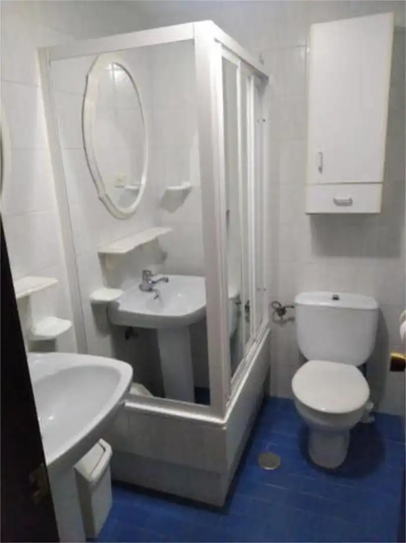 Bathroom of Flat for rent in Ronda