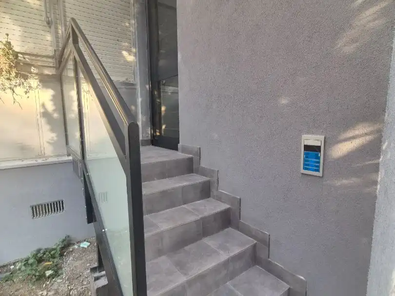 Wohnung zum Verkauf in  Madrid Capital mit Klimaanlage und Terrasse