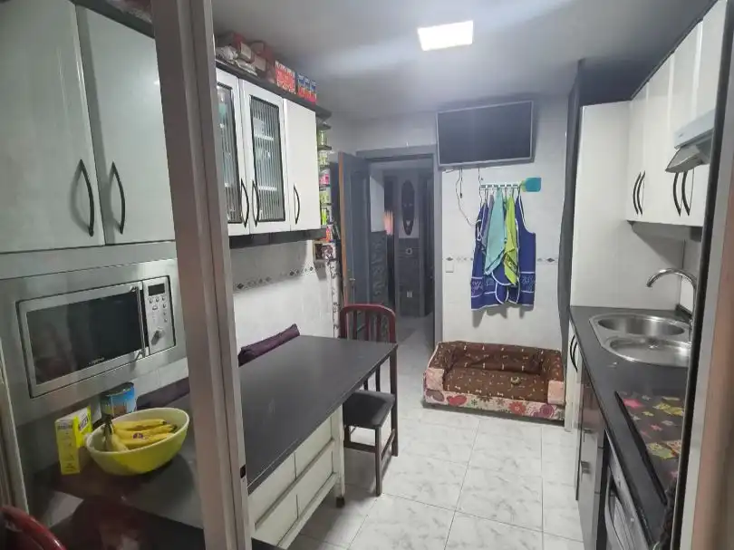 Küche von Wohnung zum Verkauf in  Madrid Capital mit Klimaanlage und Terrasse
