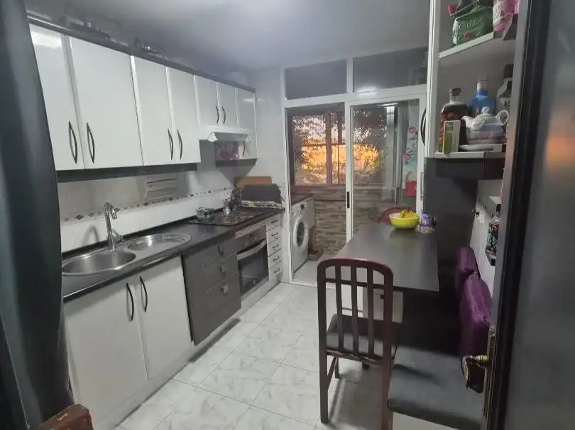 Küche von Wohnung zum Verkauf in  Madrid Capital mit Klimaanlage und Terrasse