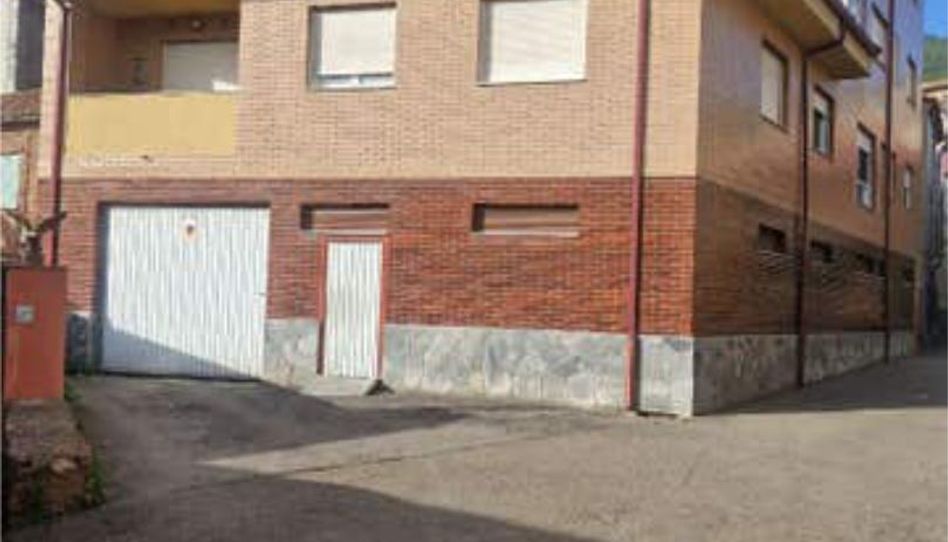 Garaje de alquiler en Cistierna, León - imagen 1 Foto 1 de Garaje de alquiler en Cistierna, León