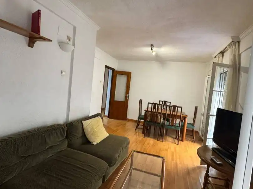 Living room of Flat for rent in  Granada Capital  with Terrace and Balcony
