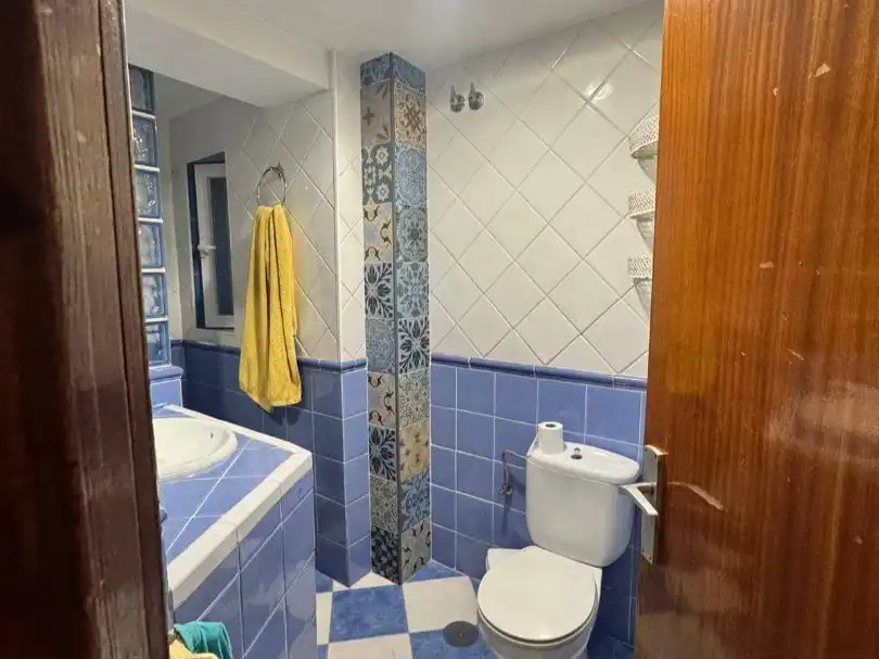 Bathroom of Flat for rent in  Granada Capital  with Terrace and Balcony