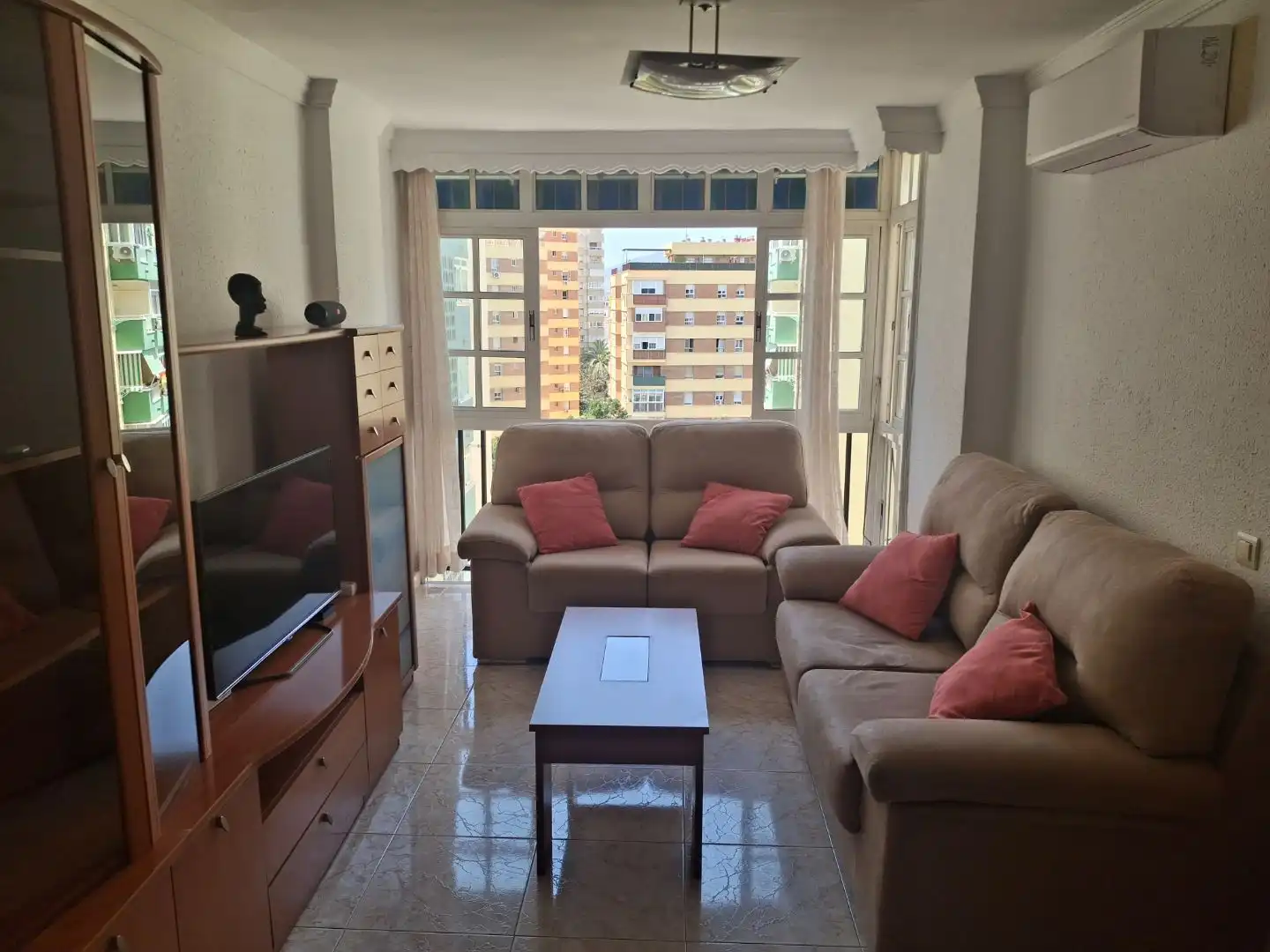 Zimmer in Calle Joselito, 3, La Luz - El Torcal Wohnzimmer von Wohnung zur untervermieten in Málaga mit Klimaanlage, Heizung und Möbliert