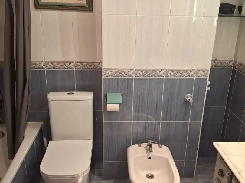 Zimmer in Calle Joselito, 3, La Luz - El Torcal Badezimmer von Wohnung zur untervermieten in Málaga mit Klimaanlage, Heizung und Möbliert