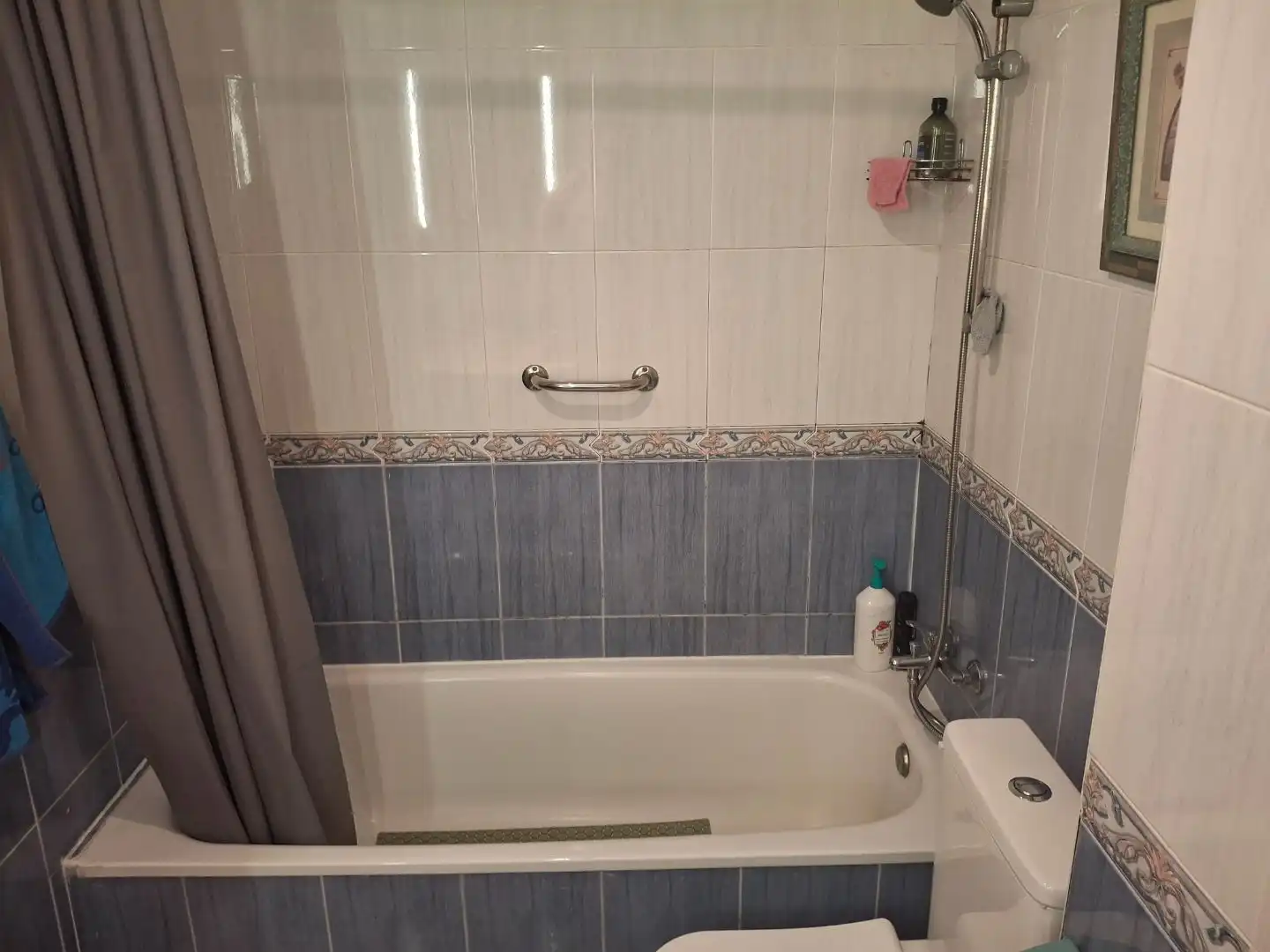 Zimmer in Calle Joselito, 3, La Luz - El Torcal Badezimmer von Wohnung zur untervermieten in Málaga mit Klimaanlage, Heizung und Möbliert