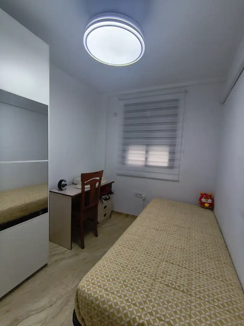 Bedroom of Flat for rent in Sevilla  with Air Conditioner, Heating and Terrace