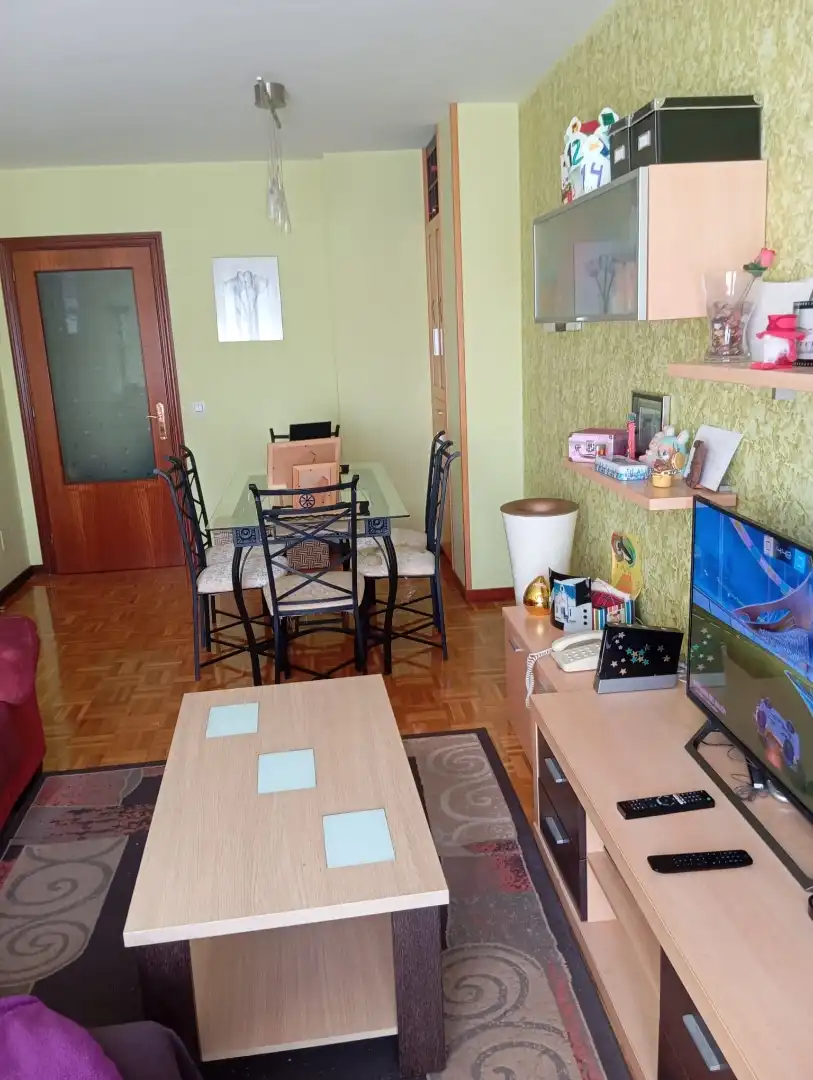 Comedor de Piso en venta en Gijón  con Calefacción, Parquet y Trastero