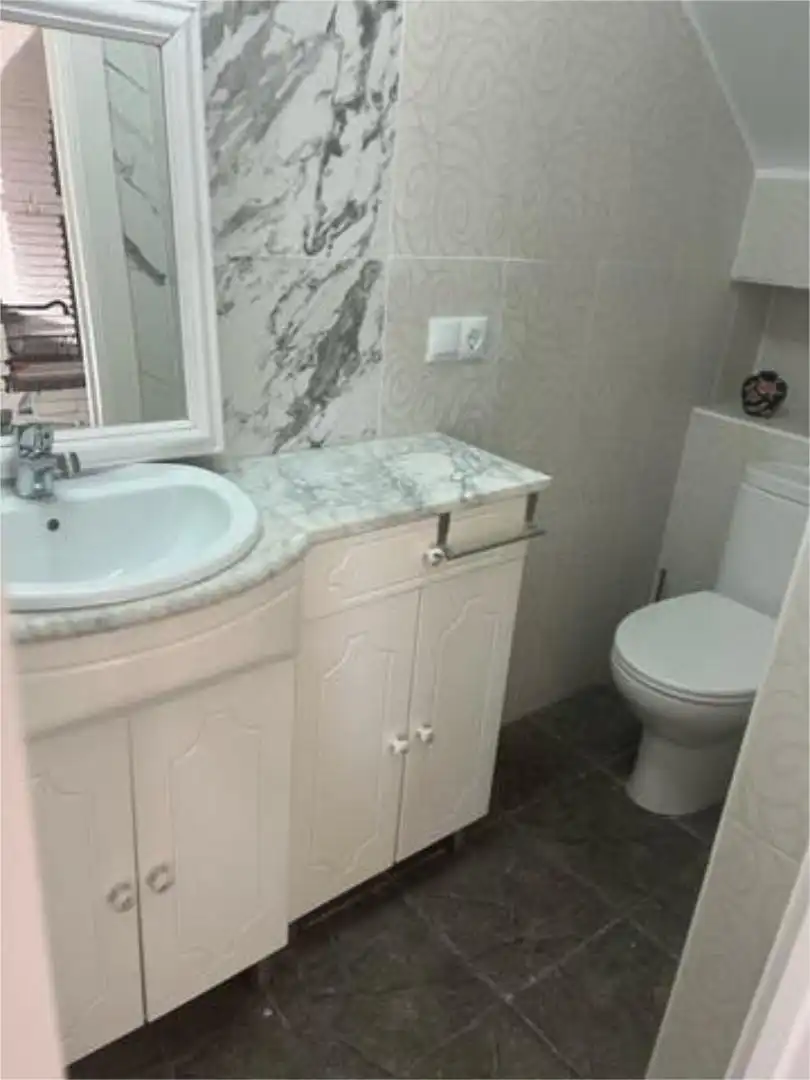 Loft de alquiler en San Alberto - La Alcubilla - Florisol Baño de Loft de alquiler en Málaga con Amueblado