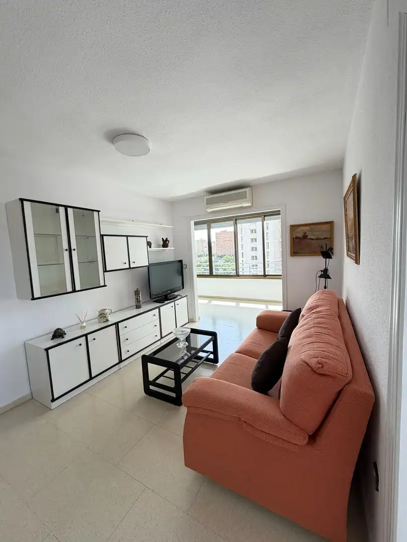 Wohnzimmer von Wohnung zur Miete in Finestrat mit Klimaanlage, Privatgarten und Schwimmbad