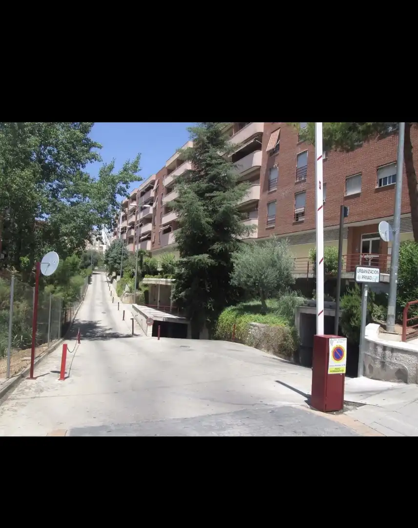 Vista exterior de Garatge de lloguer en Toledo