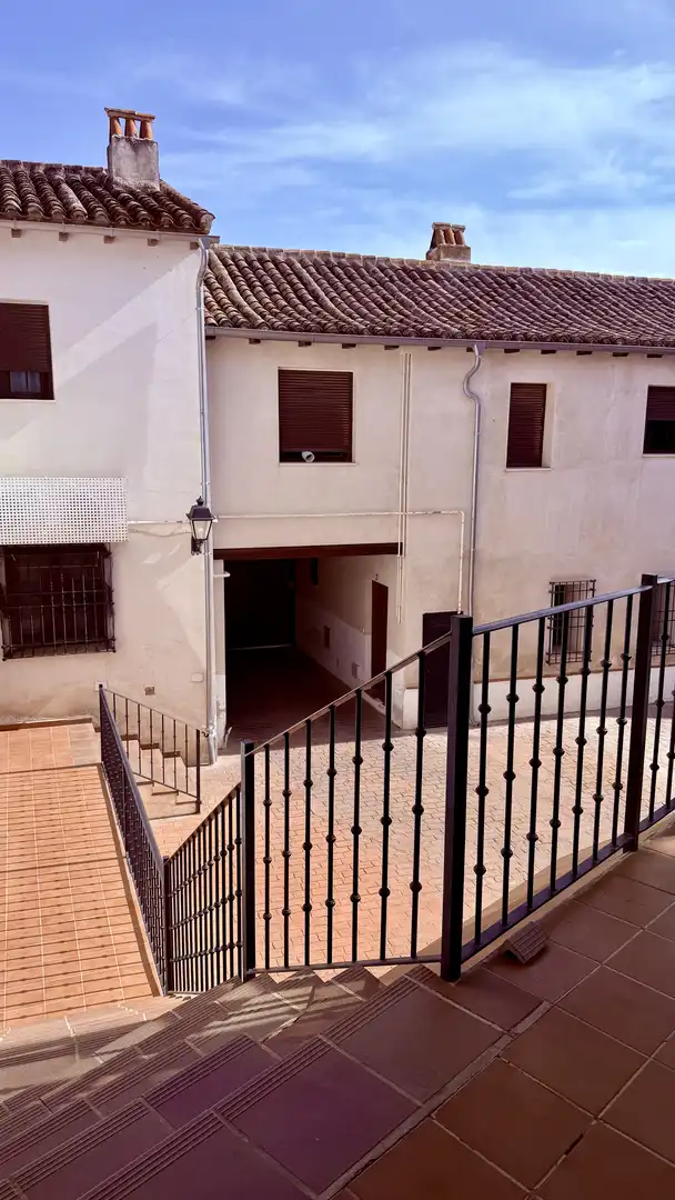 Piso en venta en Calle de la Comadre, 10, Chinchón Vista exterior de Piso en venta en Chinchón con Aire acondicionado, Calefacción y Parquet