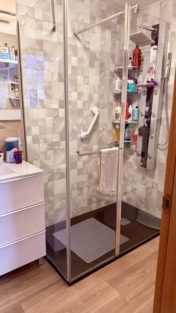 Piso en venta en Calle de la Comadre, 10, Chinchón Baño de Piso en venta en Chinchón con Aire acondicionado, Calefacción y Parquet