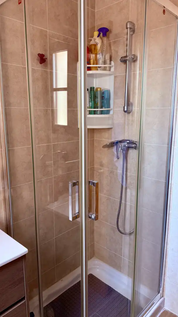 Piso en venta en Calle de la Comadre, 10, Chinchón Baño de Piso en venta en Chinchón con Aire acondicionado, Calefacción y Parquet