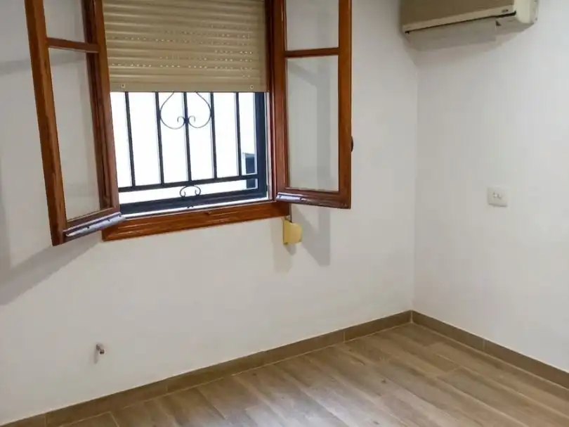 Àtic de lloguer a Carrer dels Carters, 46, L'Hort de Senabre Dormitori de Àtic de lloguer en Valencia amb Aire condicionat, Jardí privat i Parquet