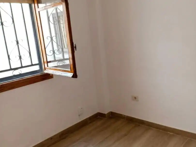 Àtic de lloguer a Carrer dels Carters, 46, L'Hort de Senabre Dormitori de Àtic de lloguer en Valencia amb Aire condicionat, Jardí privat i Parquet