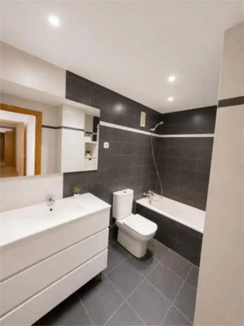Piso de alquiler en Las Dehesillas - Vereda de los Estudiantes Baño de Piso de alquiler en Leganés con Calefacción, Jardín privado y Terraza
