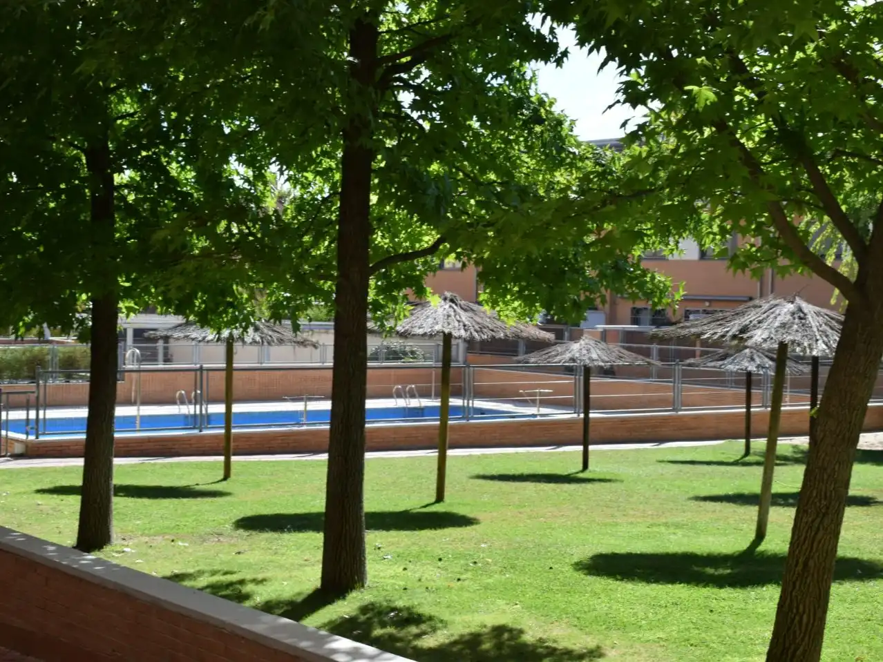Jardín de Piso de alquiler en Leganés con Aire acondicionado, Terraza y Piscina