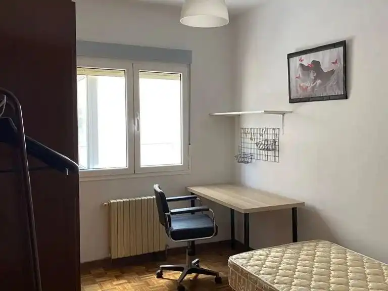 Flat for rent in Ronda das Mercedes, 48, San Roque - As Fontiñas Bedroom of Flat for rent in Lugo with Heating, Terrace and Furnished