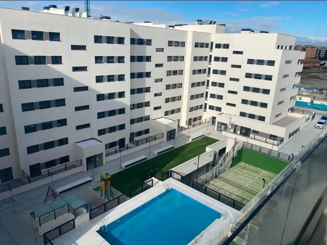 Pis en venda a Avenida Ocho de Marzo, 8, Urbanizaciones Vista exterior de Pis en venda en Rivas-Vaciamadrid amb Aire condicionat, Calefacció i Jardí privat