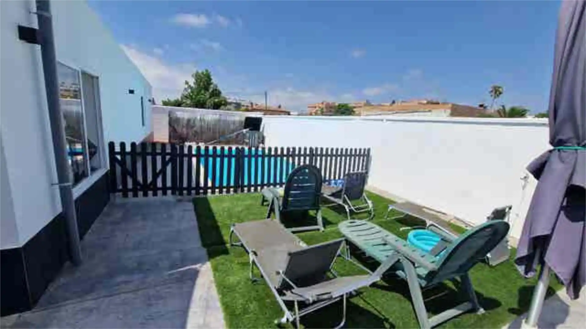 Terrasse von Einfamilien-Reihenhaus zum Verkauf in El Puerto de Santa María mit Schwimmbad