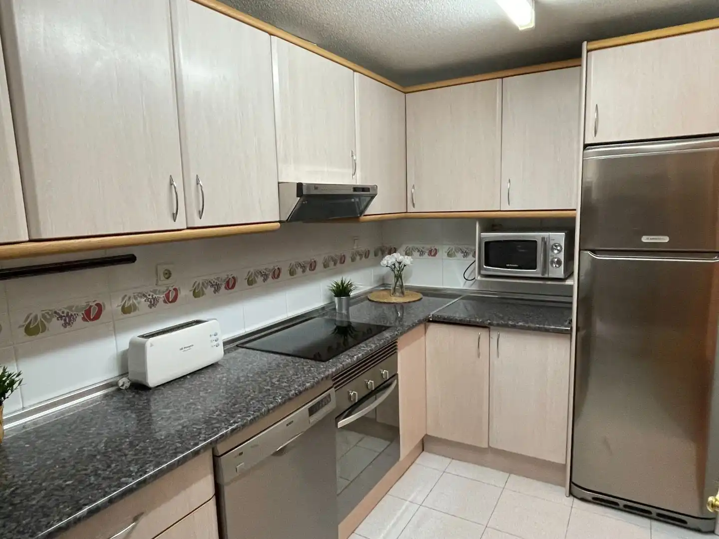 Flat for rent in Calle Jumilla, 16, El Carmen Kitchen of Flat for rent in Murcia with Air Conditioner, Heating and Parquet flooring