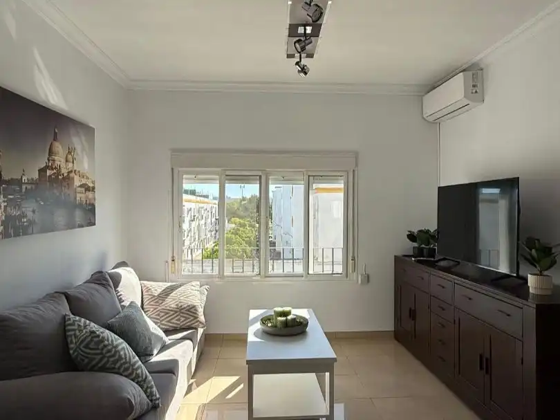 Living room of Flat for rent in Jerez de la Frontera  with Air Conditioner, Furnished and Balcony