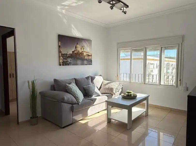 Living room of Flat for rent in Jerez de la Frontera  with Air Conditioner, Furnished and Balcony