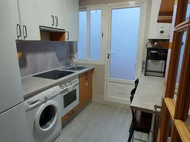 Pis de lloguer a Paseo de San Vicente, 2, Delicias Cuina de Pis de lloguer en Valladolid amb Calefacció, Parquet i Moblat
