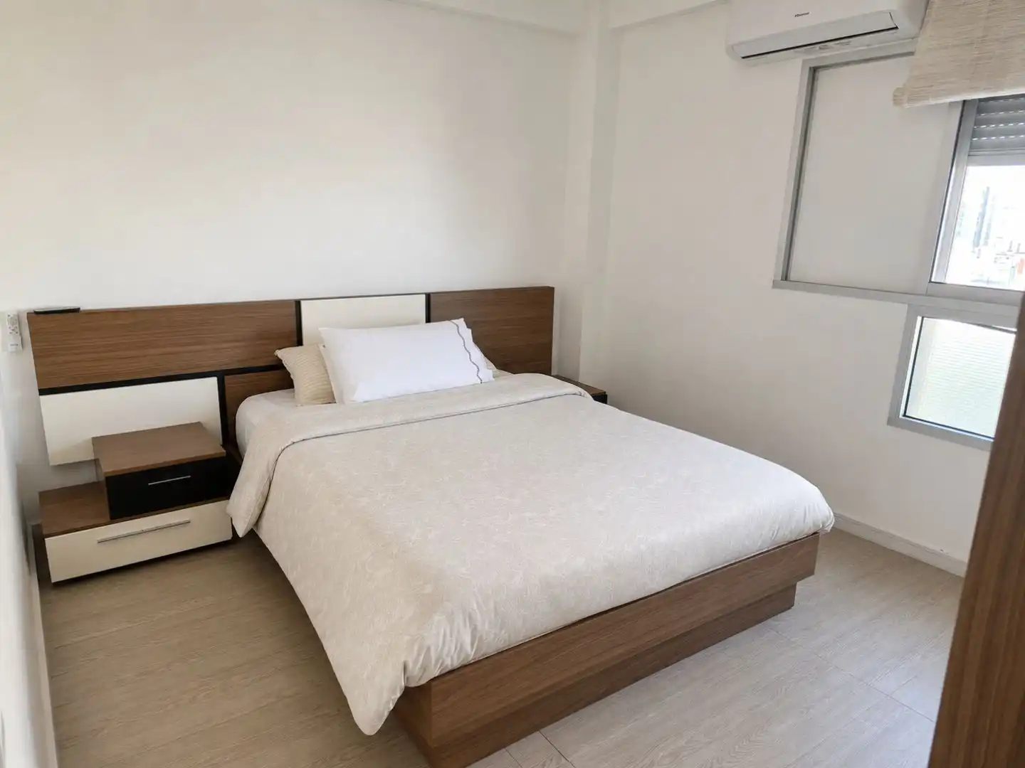Bedroom of Flat for rent in Sevilla  with Air Conditioner, Heating and Terrace