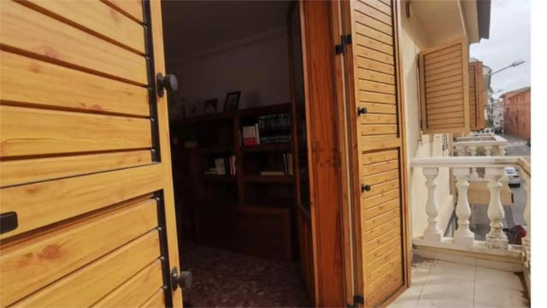 Houses for sale in Requena Houses for sale in Requena with Heating, Terrace and Storage room