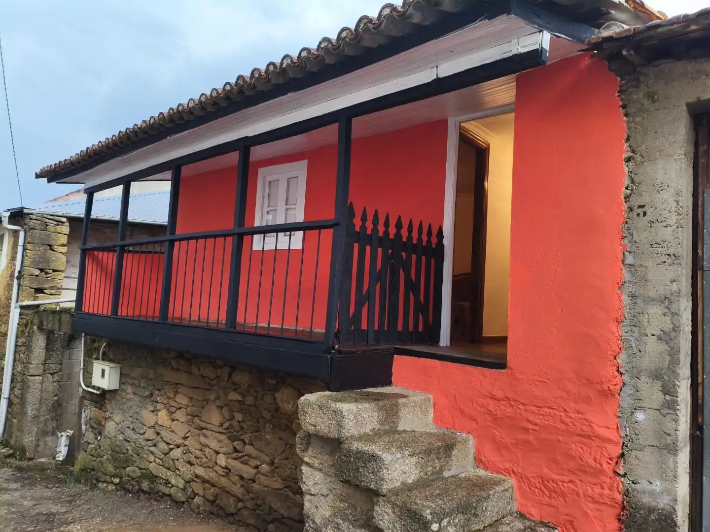 Vista exterior de Finca rústica en venda en Vilardevós amb Moblat i Balcó