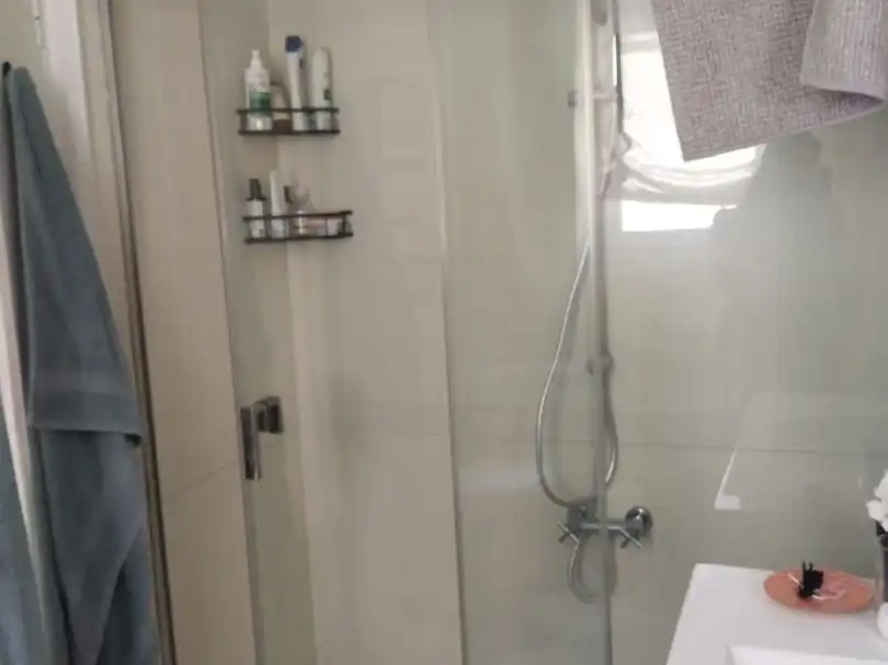 Flat for rent in Avenida de la Reina Mercedes, 19, Sector Sur - La Palmera - Reina Mercedes Bathroom of Flat for rent in Sevilla with Air Conditioner, Heating and Terrace