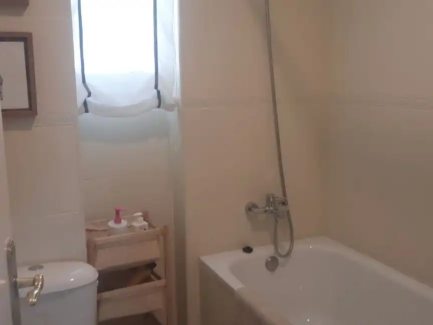 Flat for rent in Avenida de la Reina Mercedes, 19, Sector Sur - La Palmera - Reina Mercedes Bathroom of Flat for rent in Sevilla with Air Conditioner, Heating and Terrace