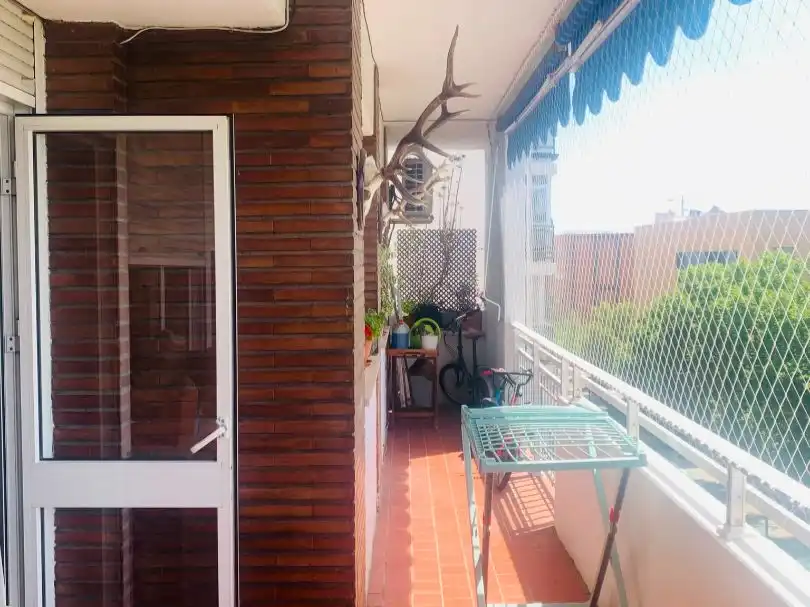 Flat for rent in Avenida de la Reina Mercedes, 19, Sector Sur - La Palmera - Reina Mercedes Balcony of Flat for rent in Sevilla with Air Conditioner, Heating and Terrace