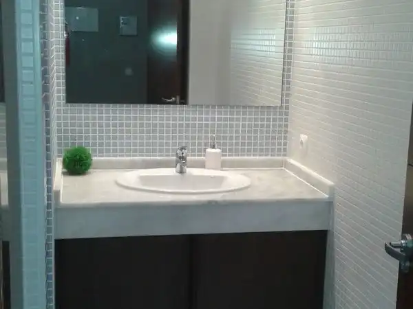 Badezimmer von Dachboden zur Miete in Arona mit Privatgarten, Terrasse und Abstellraum