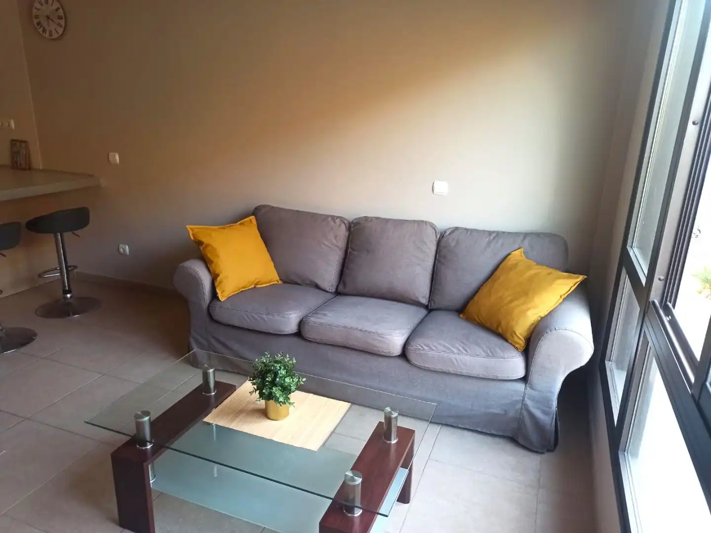 Wohnzimmer von Dachboden zur Miete in Arona mit Privatgarten, Terrasse und Abstellraum