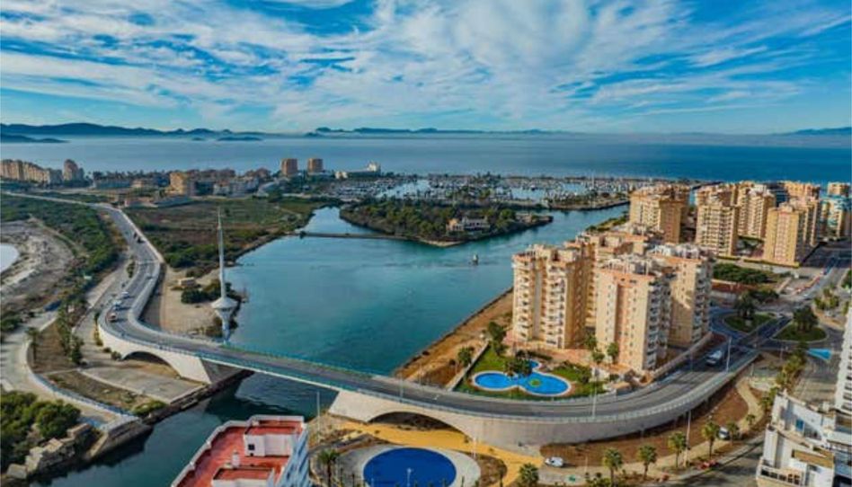 Piso de alquiler en Tomás Maestre, La Manga del Mar Menor - imagen 1 Foto 1 de Piso de alquiler en Tomás Maestre, La Manga del Mar Menor