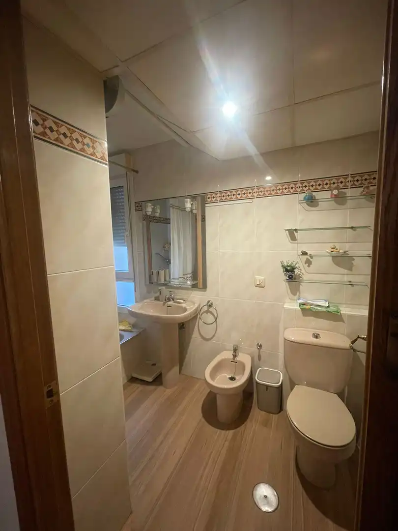 Piso de alquiler en Avenida Constitución, 3, Oeste Baño de Piso de alquiler en Mérida con Aire acondicionado, Calefacción y Trastero
