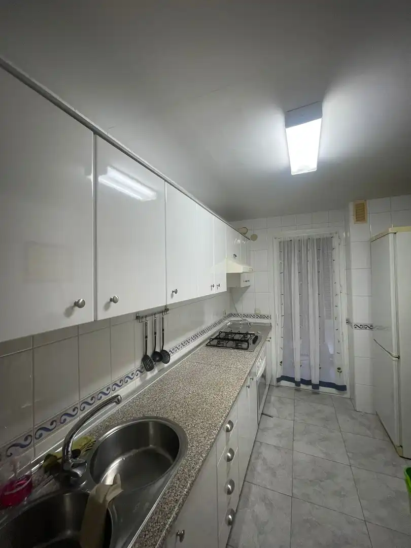 Piso de alquiler en Avenida Constitución, 3, Oeste Cocina de Piso de alquiler en Mérida con Aire acondicionado, Calefacción y Trastero