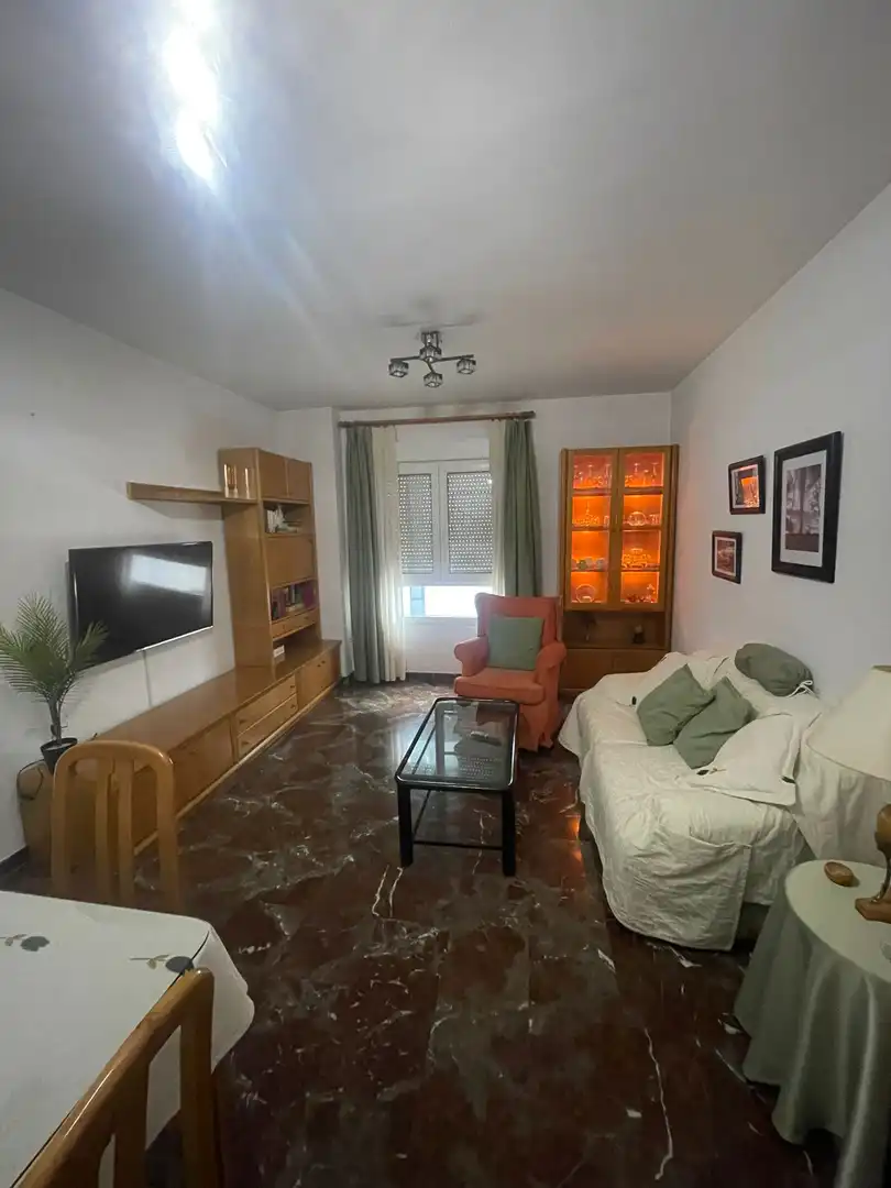 Piso de alquiler en Avenida Constitución, 3, Oeste Sala de estar de Piso de alquiler en Mérida con Aire acondicionado, Calefacción y Trastero
