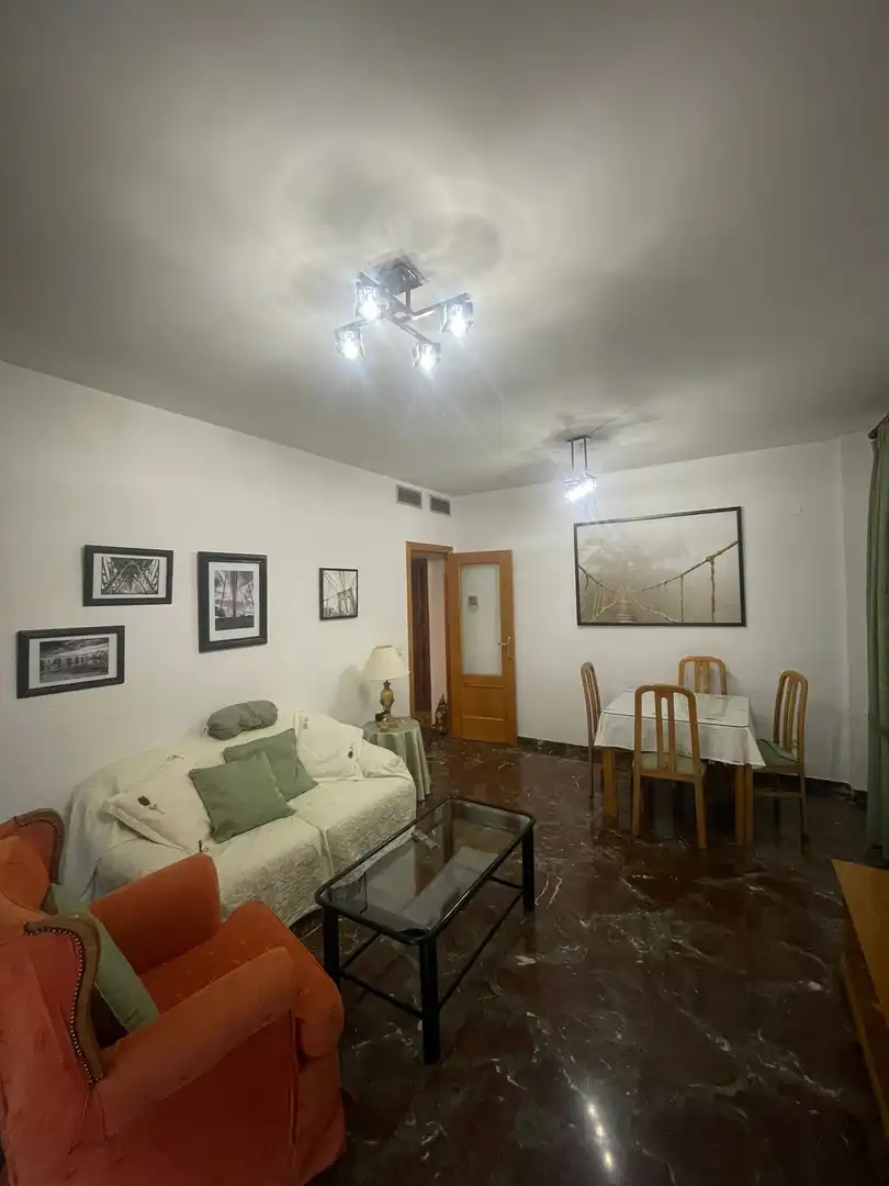 Piso de alquiler en Avenida Constitución, 3, Oeste Vista exterior de Piso de alquiler en Mérida con Aire acondicionado, Calefacción y Trastero
