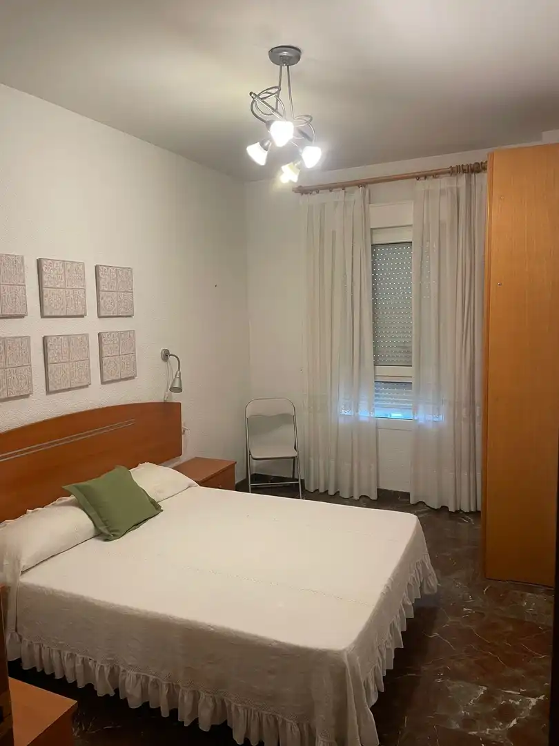 Piso de alquiler en Avenida Constitución, 3, Oeste Habitación de Piso de alquiler en Mérida con Aire acondicionado, Calefacción y Trastero