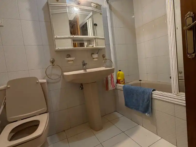 Bathroom of Flat for sale in Toledo  with Air Conditioner, Heating and Parquet flooring