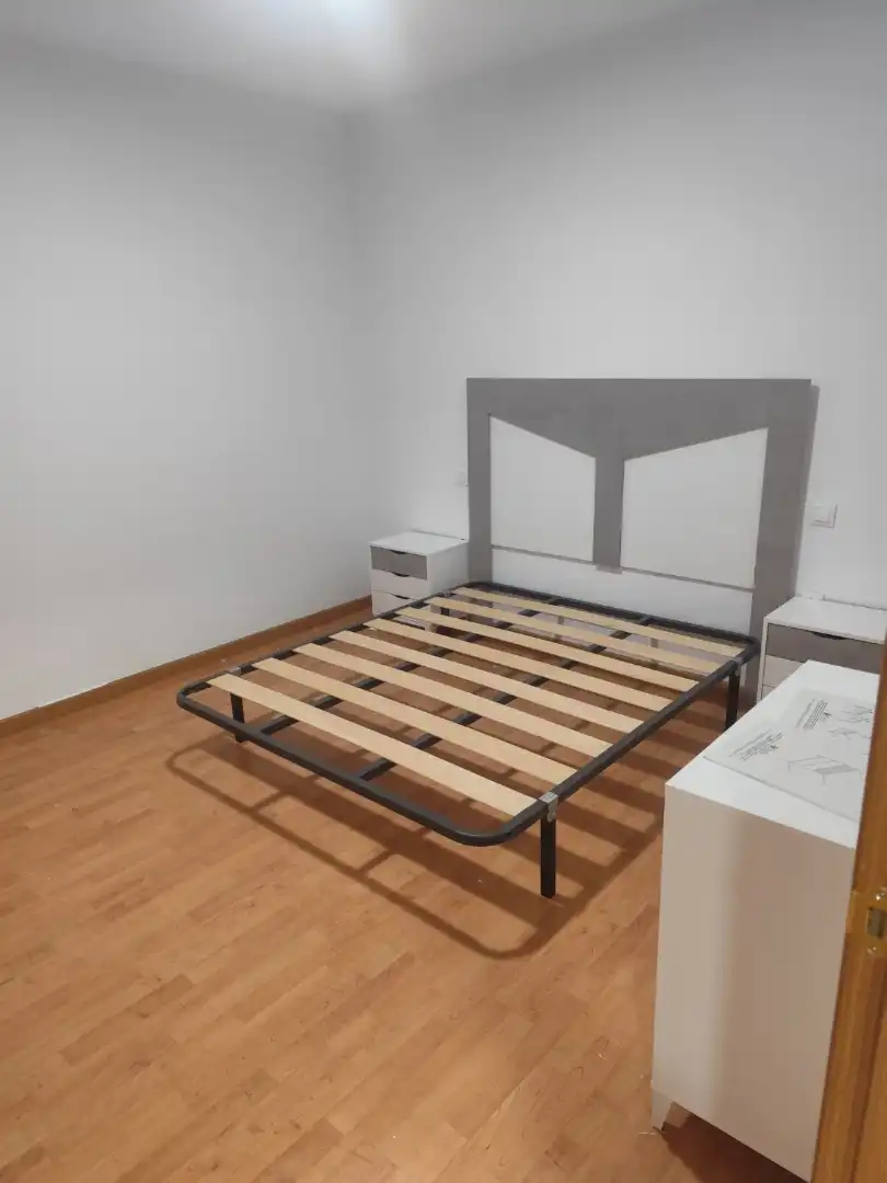 Dormitori de Pis de lloguer en Huecas amb Calefacció, Parquet i Traster