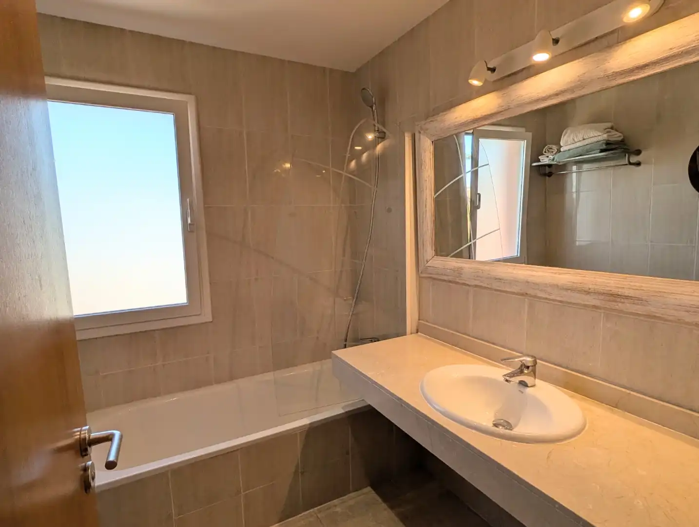 Flat for sale in Carrer de Magallanes, 21, Vista Alegre Bathroom of Flat for sale in Castelldefels with Air Conditioner and Terrace