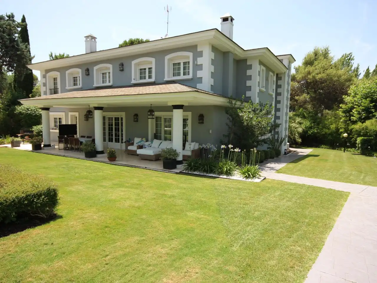 Exterior view of Houses for sale in Boadilla del Monte  with Air Conditioner, Terrace and Swimming Pool