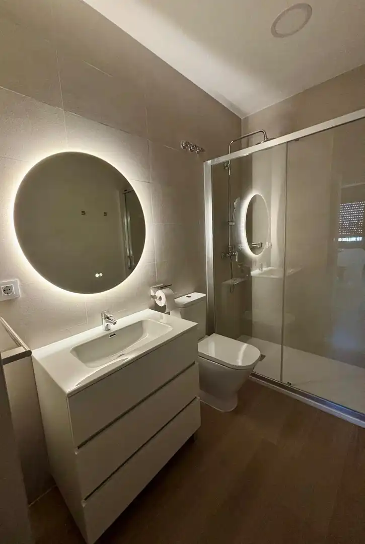 Baño de Apartamento de alquiler en Alcalá de Guadaira con Aire acondicionado, Calefacción y Amueblado
