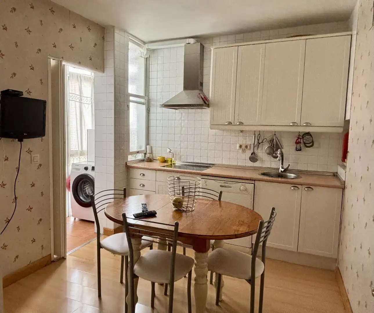 Piso de alquiler en Calle Gobernador Fernández Jiménez, 20, Centro Cocina de Piso de alquiler en Segovia con Calefacción, Parquet y Amueblado